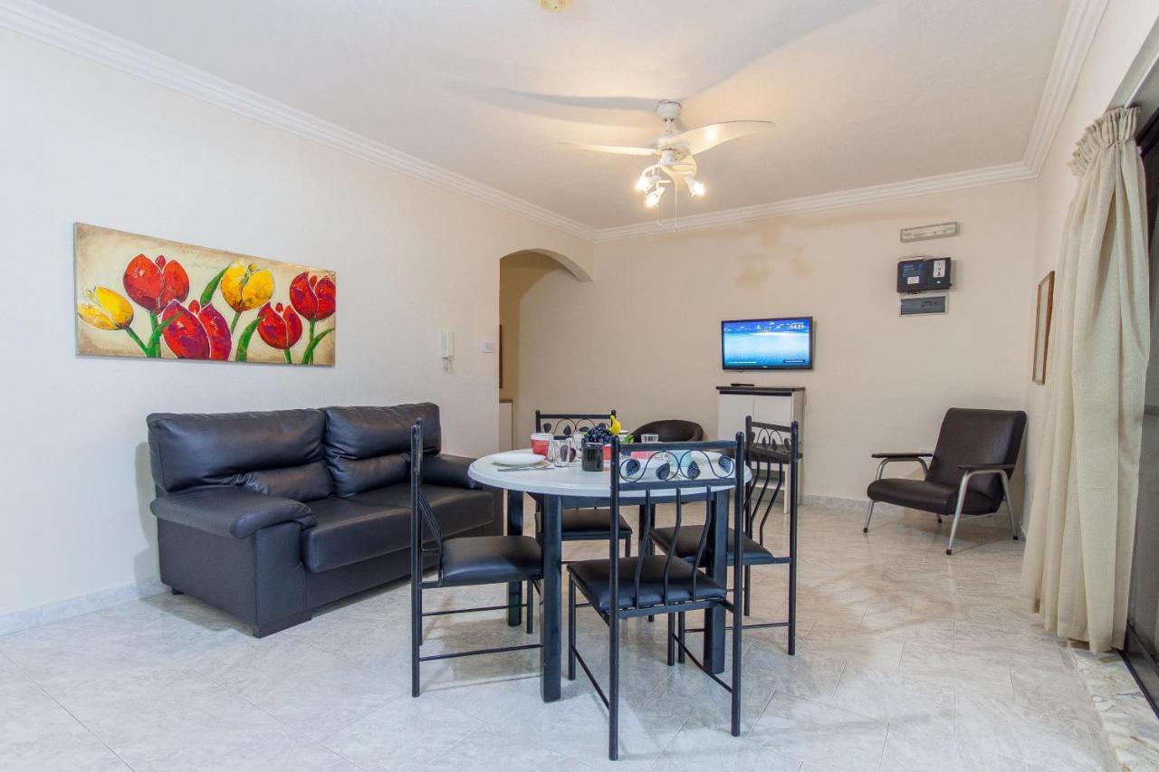 Pool And Sea Merill Apartments - Happy Rentals เมลลิฮา ภายนอก รูปภาพ