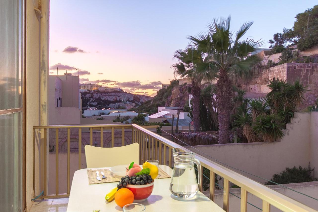 Pool And Sea Merill Apartments - Happy Rentals เมลลิฮา ภายนอก รูปภาพ