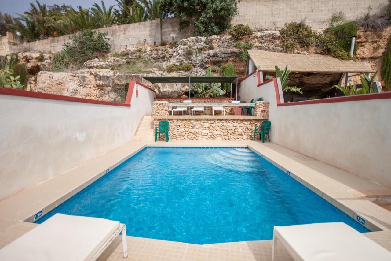Pool And Sea Merill Apartments - Happy Rentals เมลลิฮา ภายนอก รูปภาพ